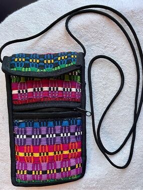 Crossbody handwoven Mexican wallet/phone holder
New no tags